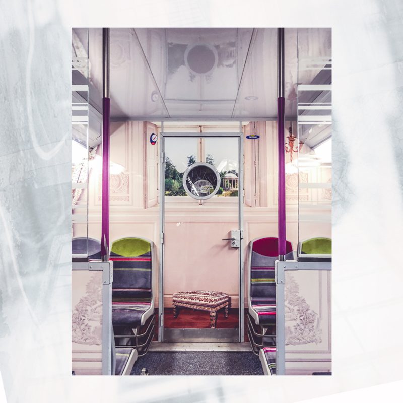 DJ01-EX-V-Train in Paris